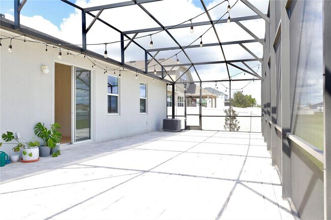 Building Photo - 2164 Carriage Pointe Loop