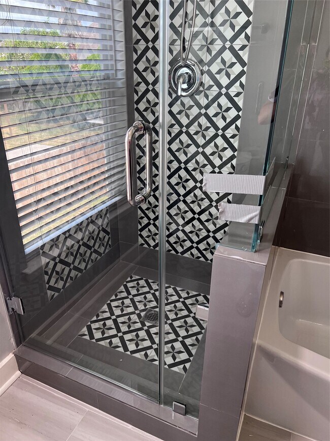 Building Photo - 19818 Lindenwick Ct