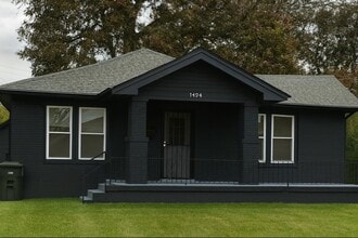 Building Photo - 1494 S Willett St