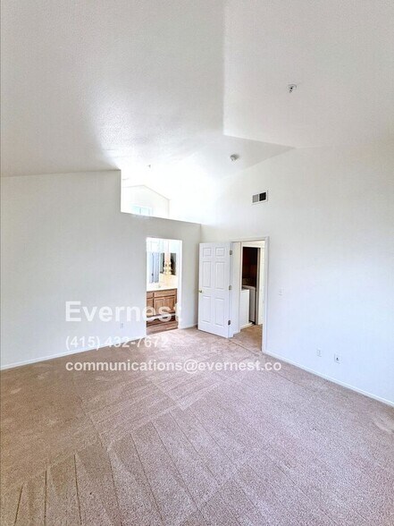 Building Photo - 979 Pinto Palm Terrace