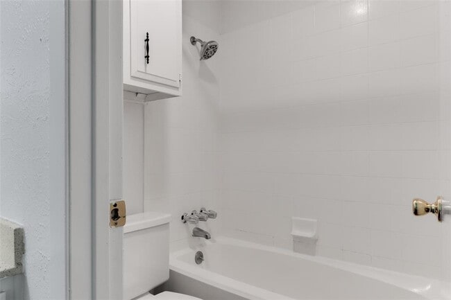 Building Photo - 656 Mairo St