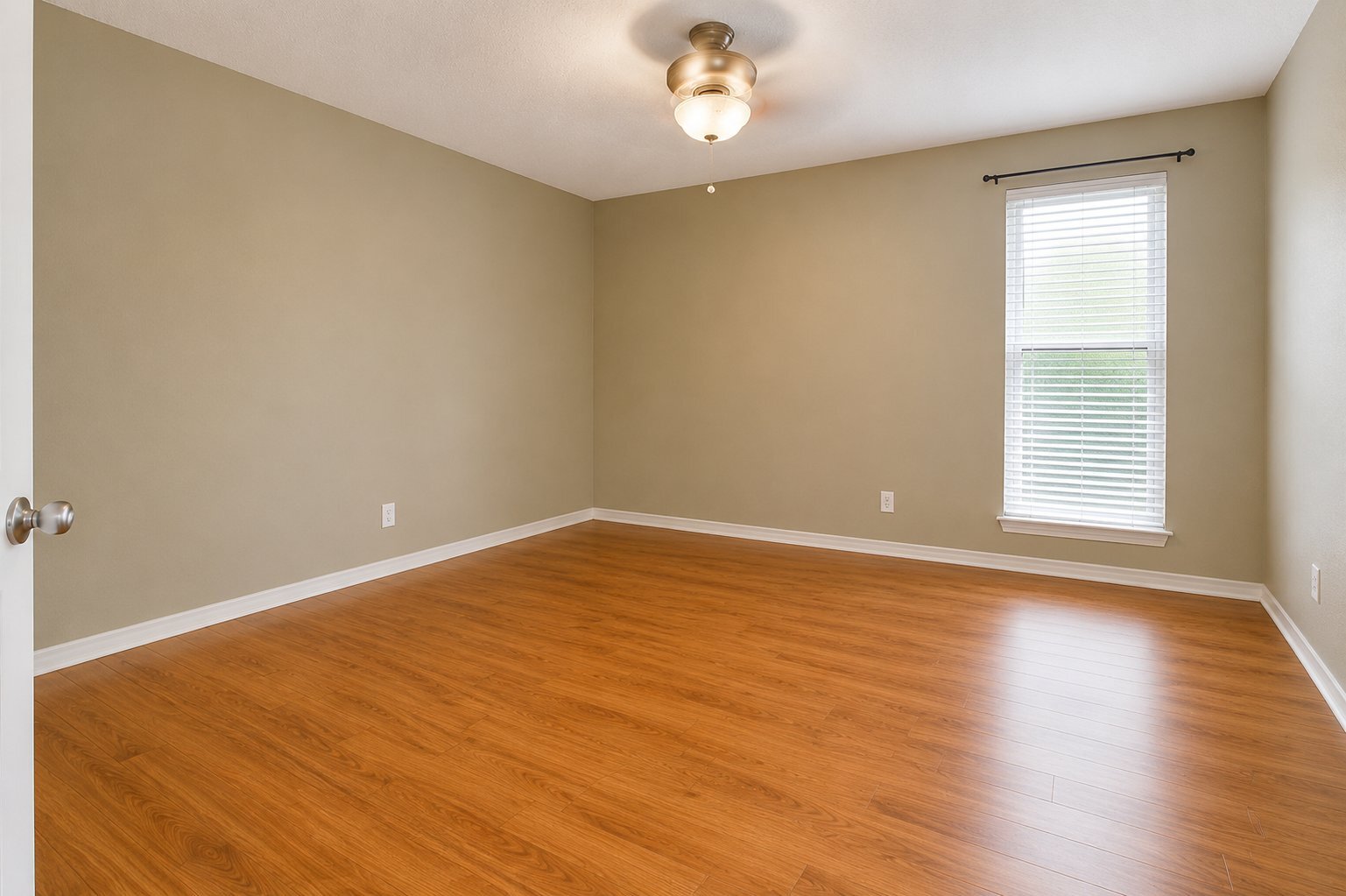 Building Photo - 3210 Rambling Oaks Dr