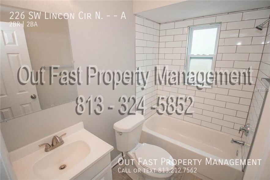 Building Photo - 226 SW Lincoln Cir N