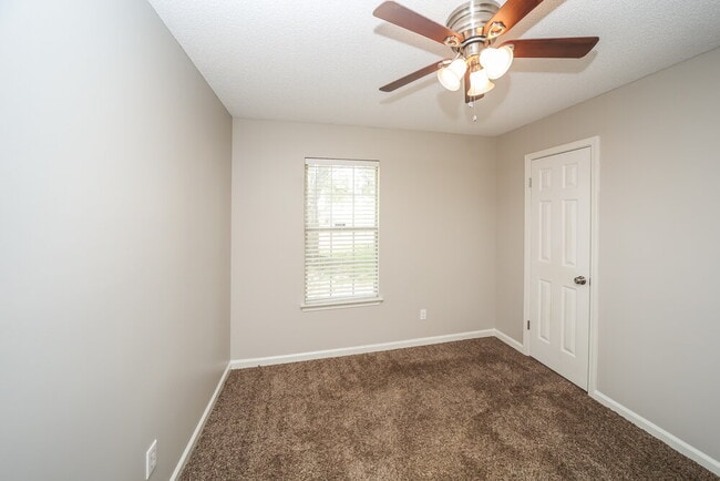 Building Photo - 8057 Sundown Ln