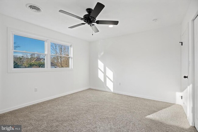 Building Photo - 49415 Holland Manor Dr