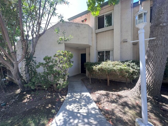 Primary Photo - ***$1000 off of 1st months rent*** Condo N...