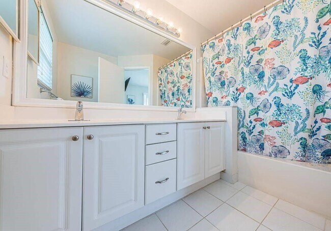 Building Photo - 6107 Mirada Cir