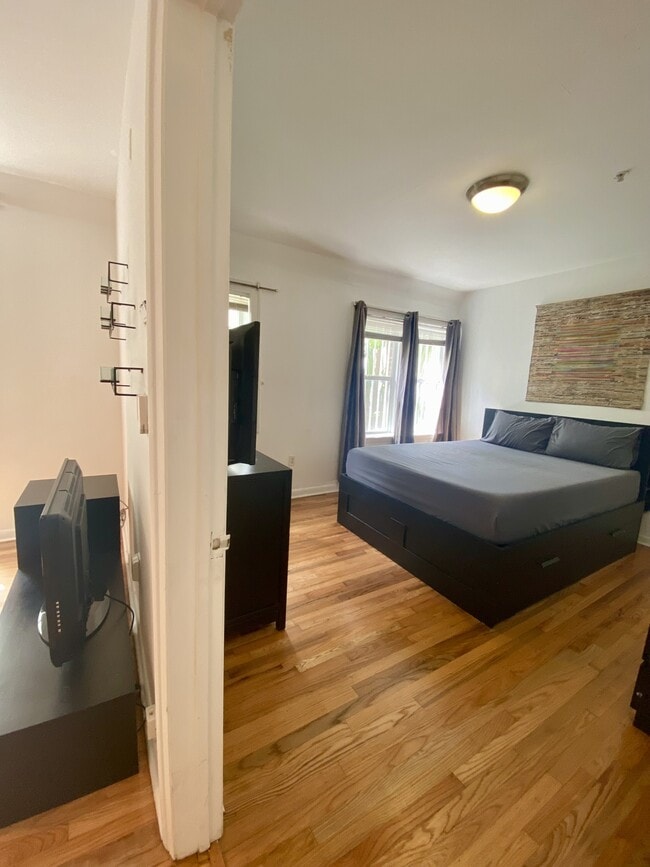 Building Photo - 1521 Lenox Ave