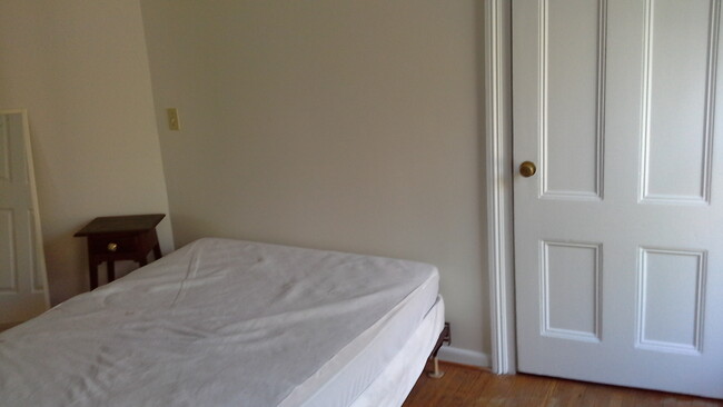 Bedroom 2 - 927 E State St