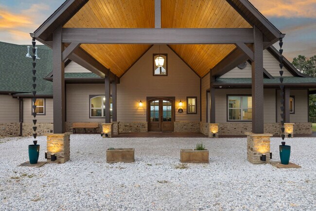 Building Photo - 8141 Hopper Rd