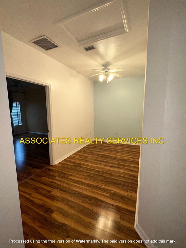 Building Photo - Spacious END UNIT 2 Master Suite Condo w/ ...