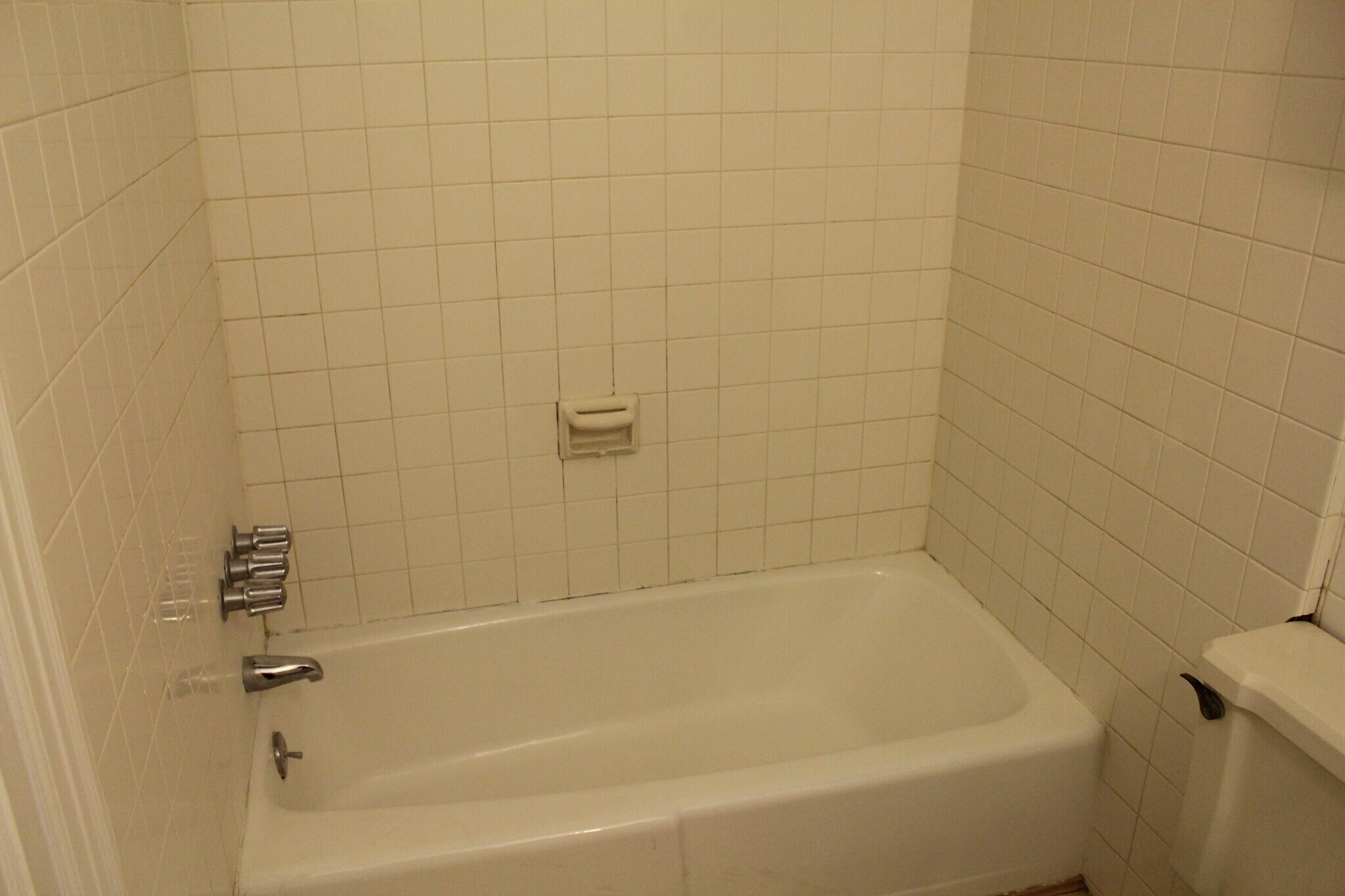 Building Photo - 23 Fleetwood Ave