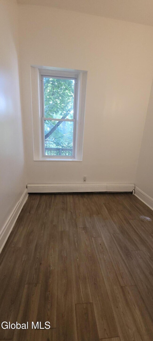 Building Photo - 9 St Joseph's Terrace