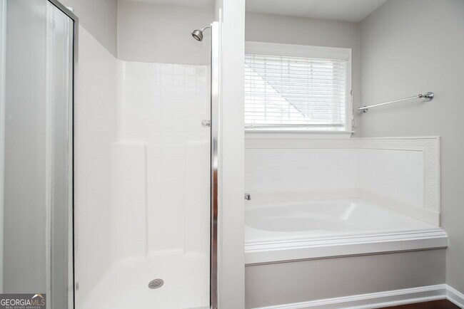 Building Photo - 137 Highland Falls Dr