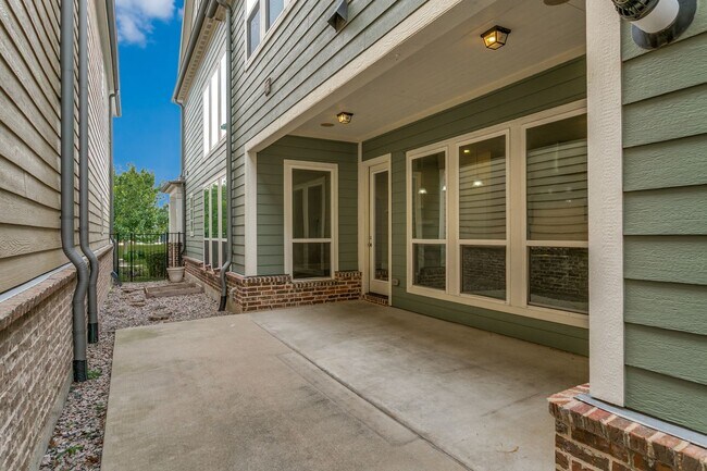 Building Photo - Live in the Heart of Old Town Coppell | Modern 3-Bedroom Home Across from the Farmers Market & Sp...