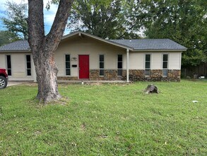 Building Photo - 4 Bedroom home in Sherwood