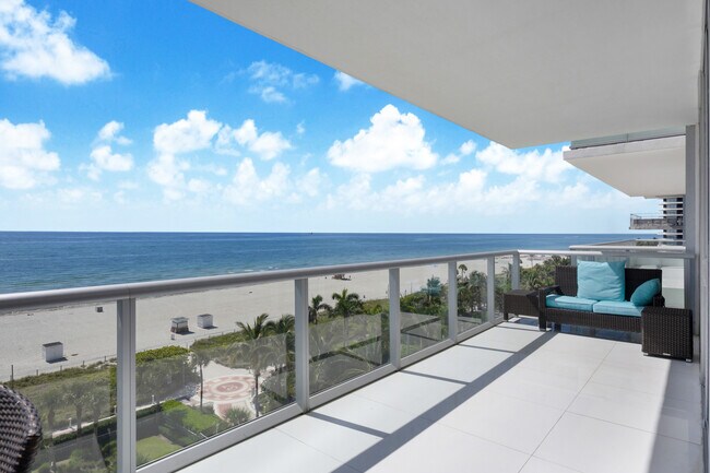 Building Photo - 3737 Collins Ave