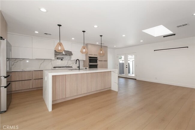 Building Photo - 22539 Dolorosa St