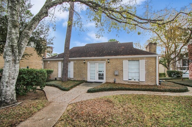 Building Photo - 2800 Jeanetta St