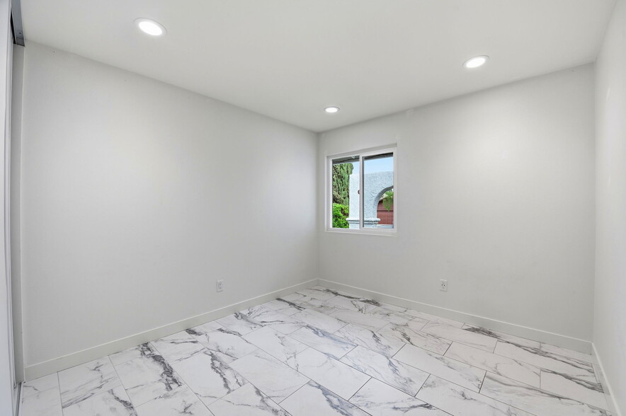 Building Photo - 30845 Catarina Dr