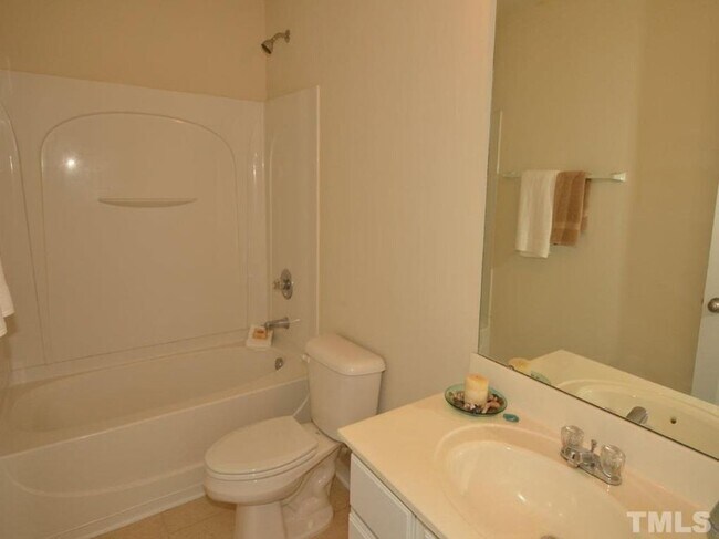 Building Photo - 114 Gallent Hedge Trail