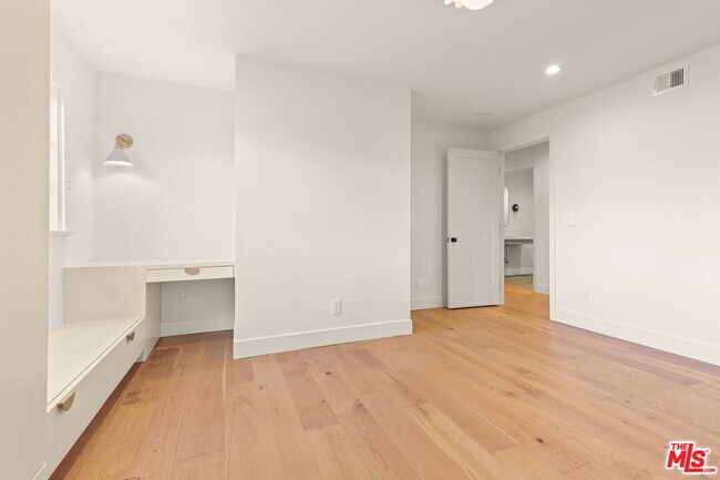 Building Photo - 17620 Camino De Yatasto