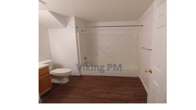 Building Photo - 3010-923-947