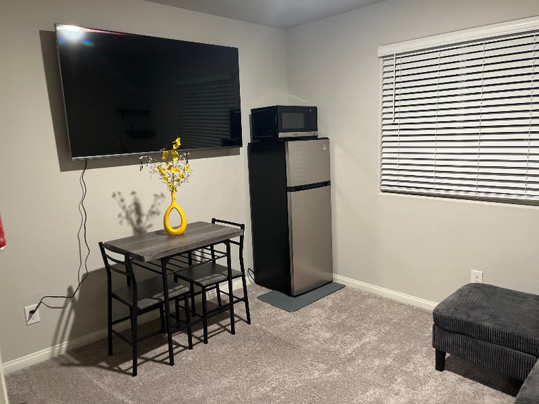 Building Photo - 7377 Dragonfruit Ave