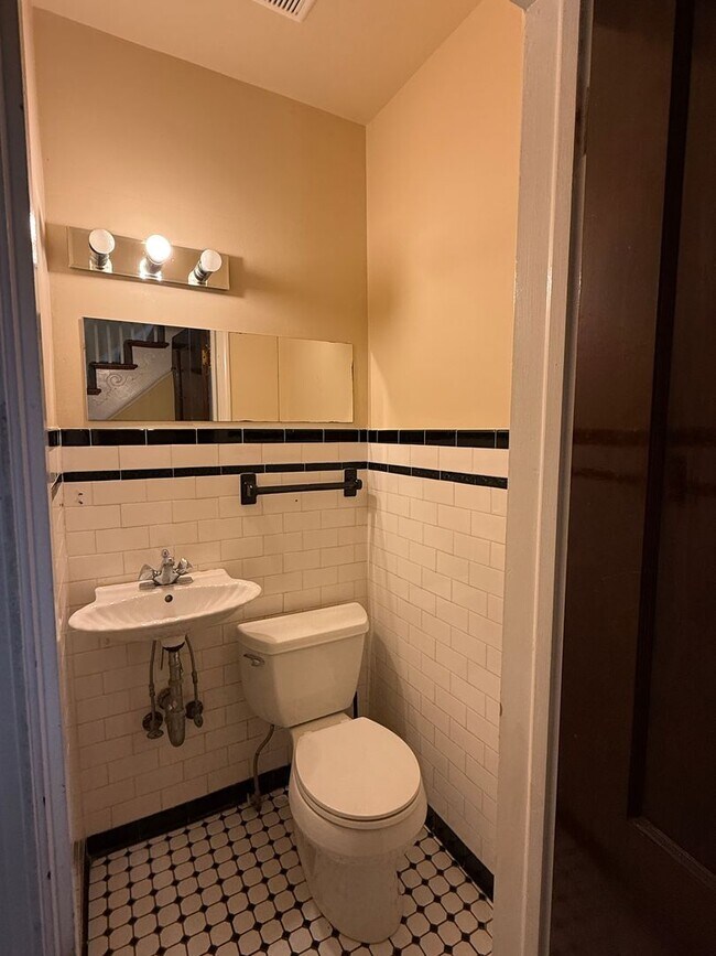 Building Photo - 4409 Brandywine St NW