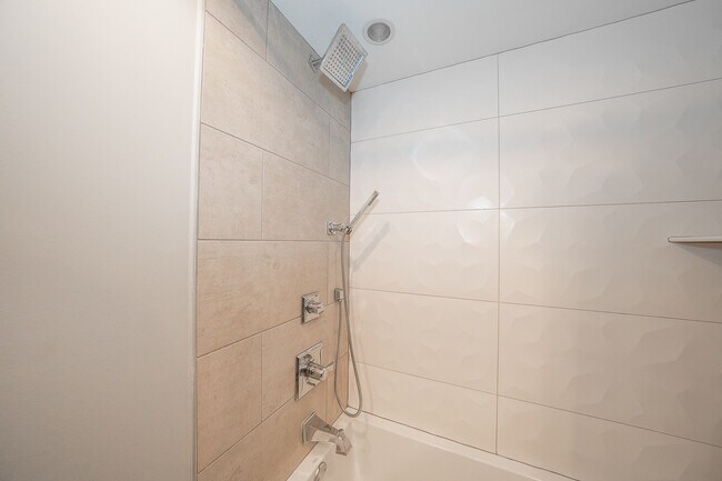 Building Photo - 769 N Uber St