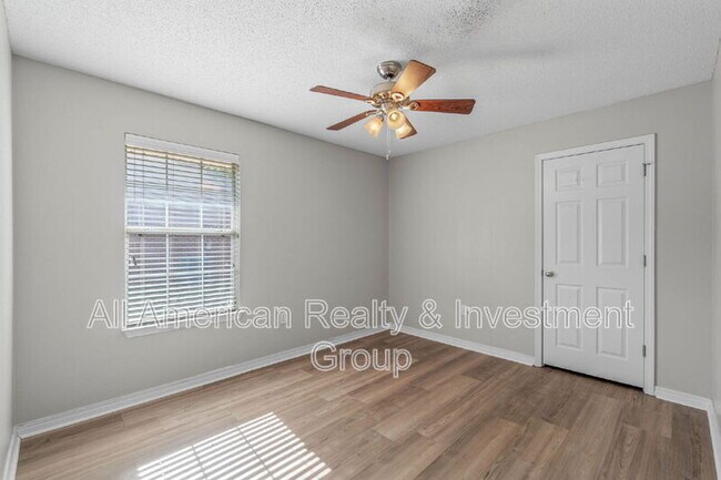Building Photo - 203 Citadel Ln