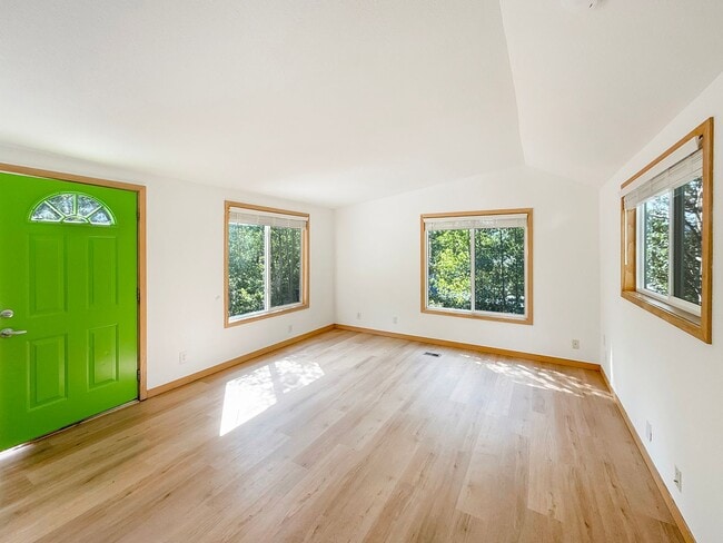 Building Photo - Newly renovated French Creek Home! Updates...