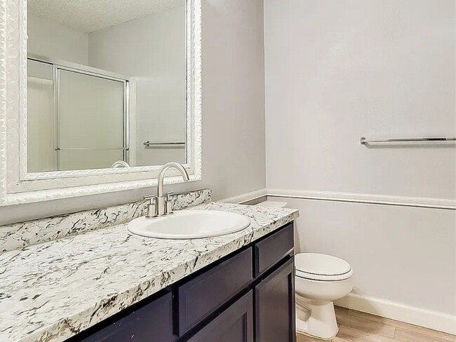 Building Photo - 2324 Kingsford Ct