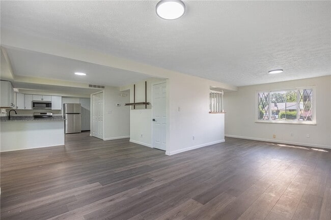 Building Photo - 6221 Longford Rd