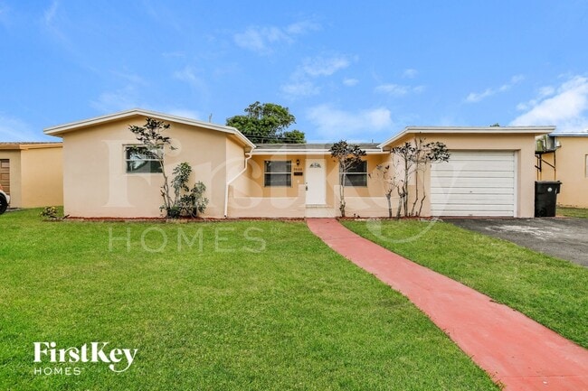 Building Photo - 3600 NW 40th Ct