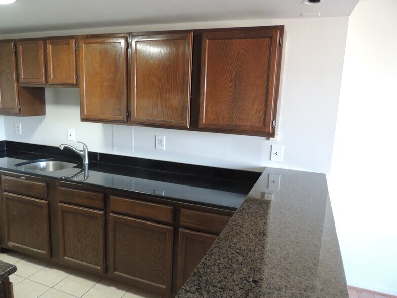 Building Photo - 4600 Duke St