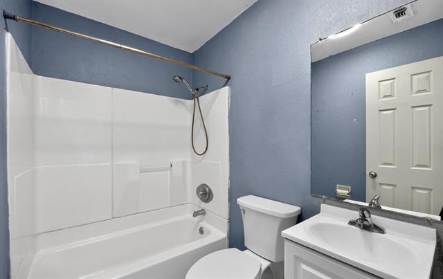 Building Photo - 604 Fegan St