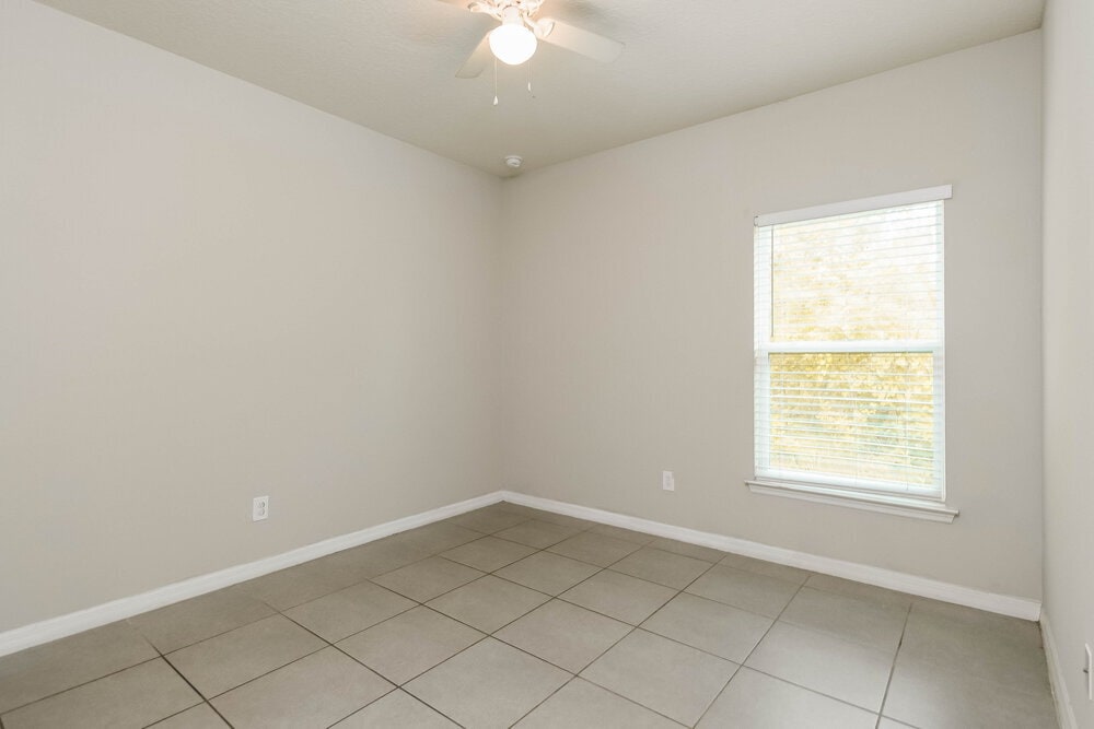 Building Photo - 670 Basingstoke Ct