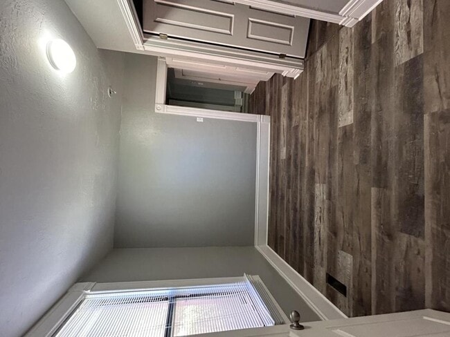 Building Photo - 550 W 400 N