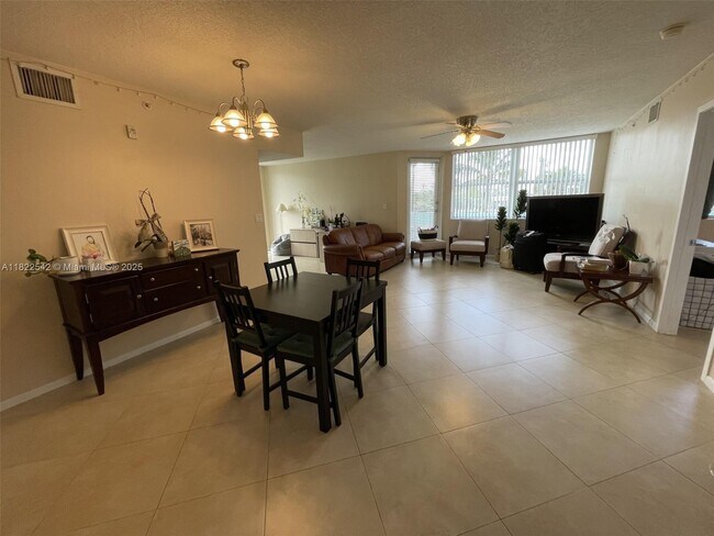 Building Photo - 1555 N Treasure Dr