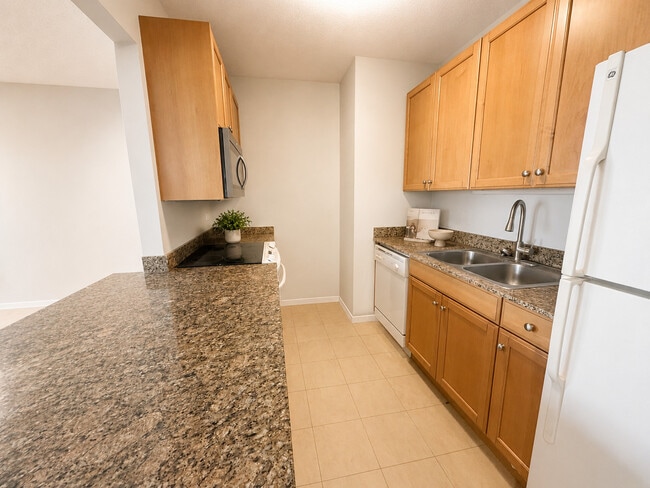 Building Photo - 400 N La Salle Dr