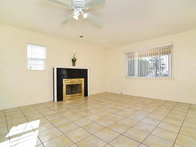 Building Photo - An attractive 3 bedroom, 2 bath, 1352 square foot home is now available for rent