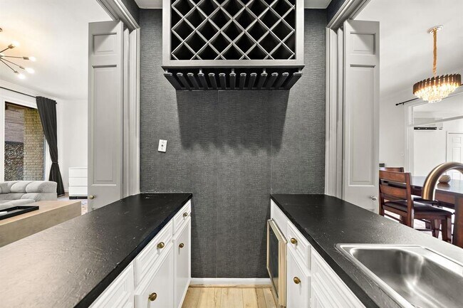 Building Photo - 2524 Nantucket Dr