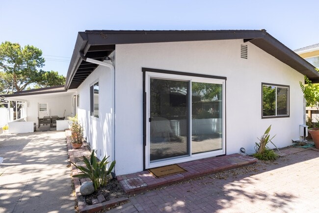 Building Photo - 1571 David Ave