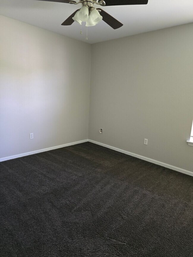 Building Photo - 1505-1507 Greensboro Dr