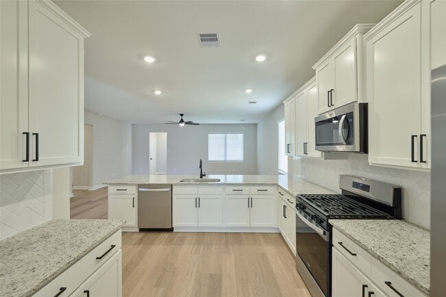 Building Photo - 21554 Bluebonnet Bay Dr