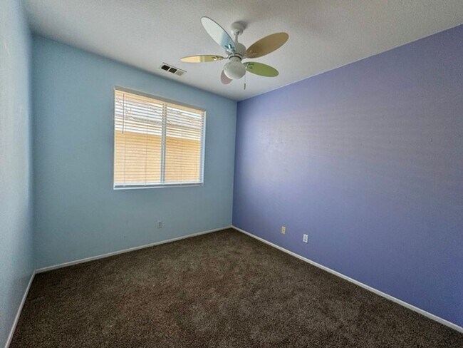 Building Photo - Beautiful 4 Bedroom + Office Home for Lease