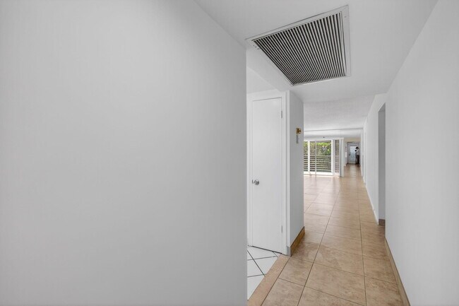 Building Photo - 3502 Bimini Ln