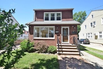 Building Photo - 18 Brokaw Ave