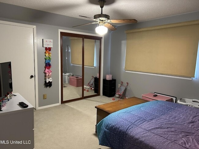 Building Photo - 14008 Dundeewood Rd